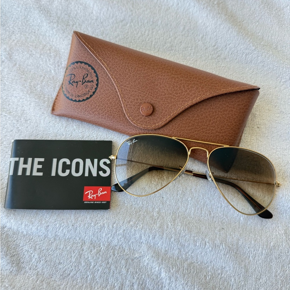 Ray-Ban Gold Frame Aviator Sunglasses